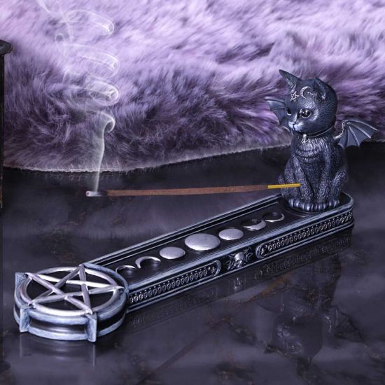 Nemesis Now Cult Cuties Malpuss Gothic Räucherstäbchenhalter aus schwarzem Harz